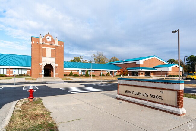 Selma Elementary is located in Johnston County, NC.