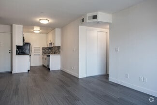 1603 N Edgemont St, Los Angeles, CA 90027