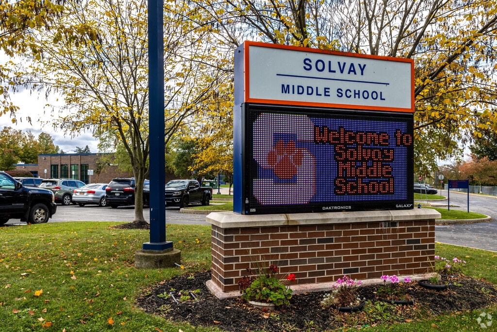 Solvay Middle School has a student-teacher ratio of 10 to 1.