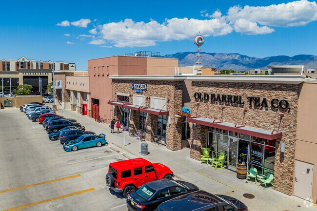 Sombra del Monte has an endless amount of retail stores like Old Barrel Tea Co.