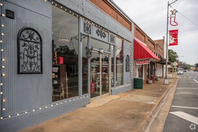 The Merchantile Building is one of Chattahoochee's prime gift shops.