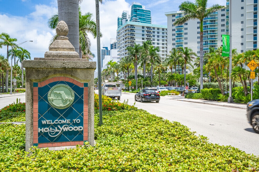 NH_529586_HollywoodBeach_XW_081324