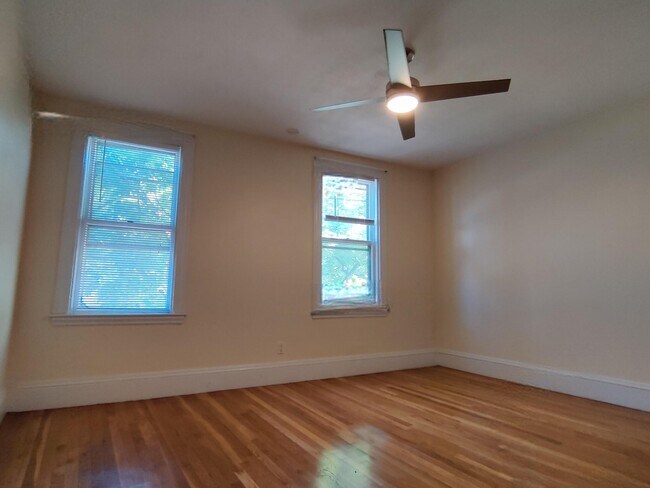 234 Cypress St unit 1, Brookline, MA 02445 - photo 4