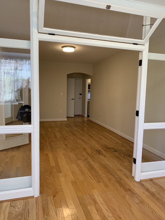 General Scott Apartments unit 3, Washington, DC 20036 - photo 3