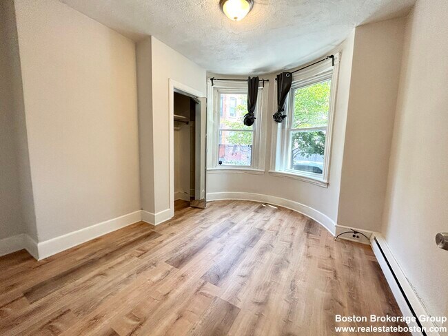 7 Warwick St unit 1, Roxbury Crossing, MA 02120 - photo 5