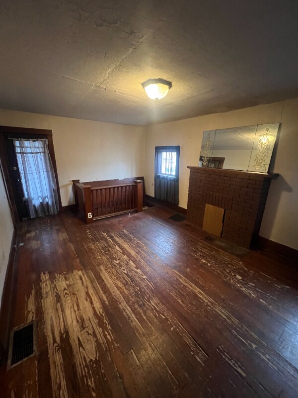 711 2nd St, Moundsville, WV 26041 - photo 4