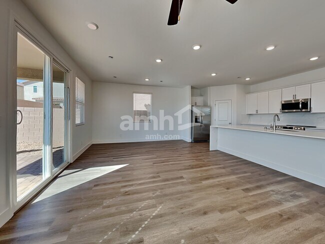 8373 Buckskin Clf Ave, Las Vegas, NV 89113 - photo 5