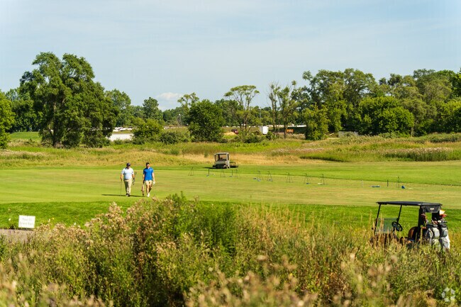 The Majestic at Lake Walden offers Hartland golfers scenic fairways and lakeside views.