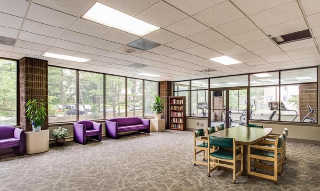 The Olympus unit 101, Alexandria, VA 22304 - photo 3