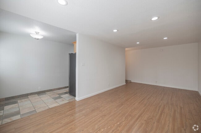 2BR, 1BA - 800SF - Living Room