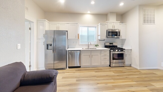 8086 Mission Blvd unit 24, Riverside, CA 92509 - photo 2