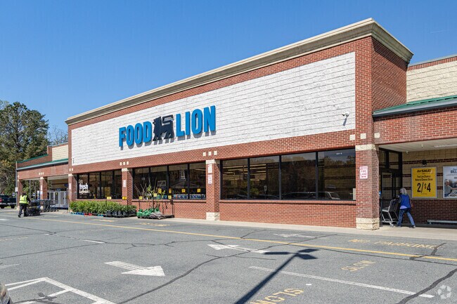 Lake Monticello residents visit Food Lion to refill their pantries for the family.