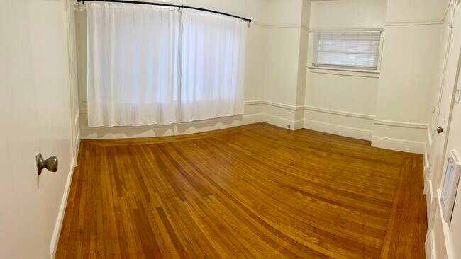 564 53rd St unit 564, Oakland, CA 94609 - photo 7