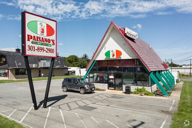 Residents can order a pizza and other Italian dishes at Paisano's in Marlow Heights.