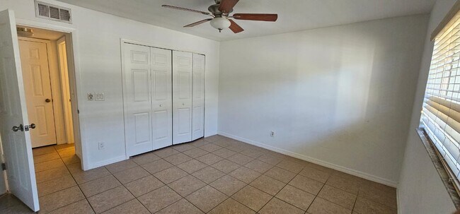 1429 Cape Coral Pkwy W unit 5, Cape Coral, FL 33914 - photo 5