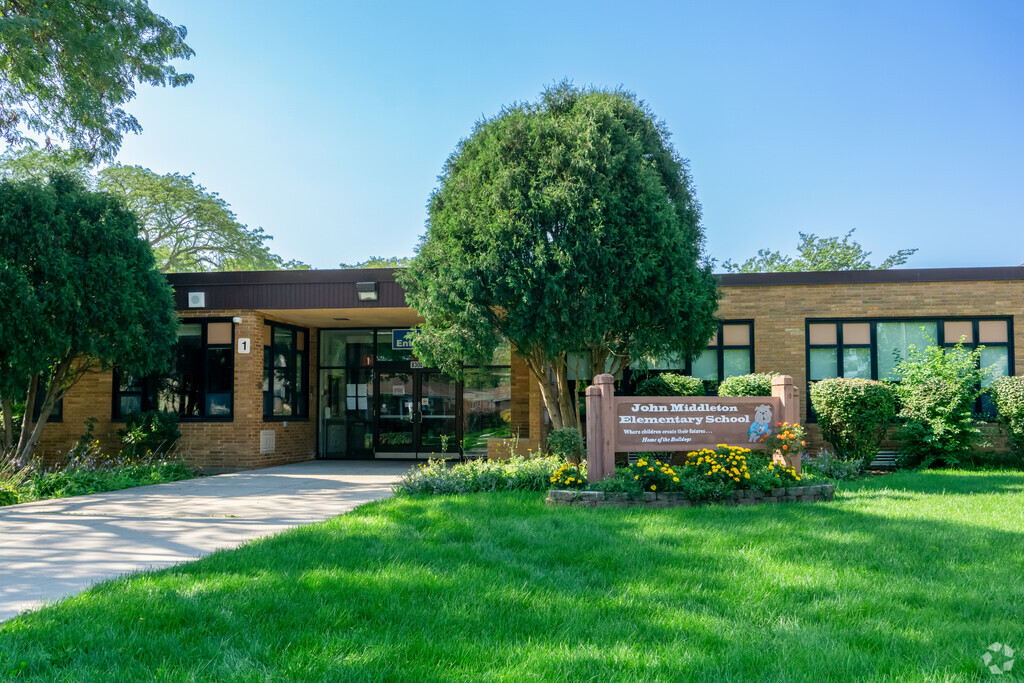 John Middleton Elementary School serves students in the Southeast Skokie community.