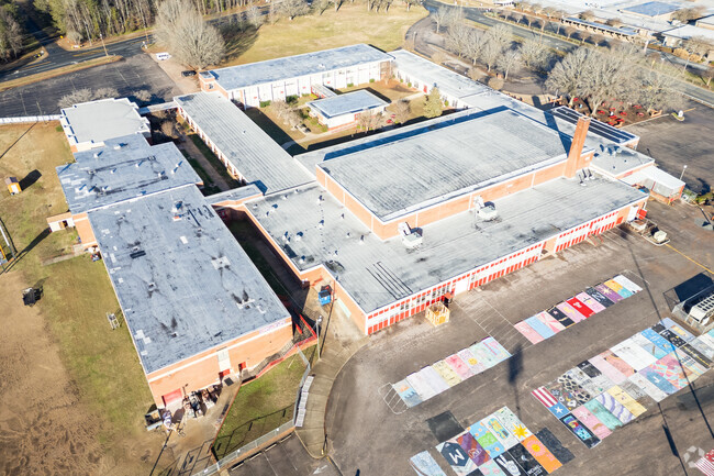 East Rowan High School placed in the bottom 50% of all schools in NC for overall test scores.