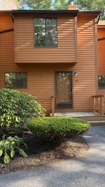 79 Dunvegan Wds Dr, Hampton, NH 03842