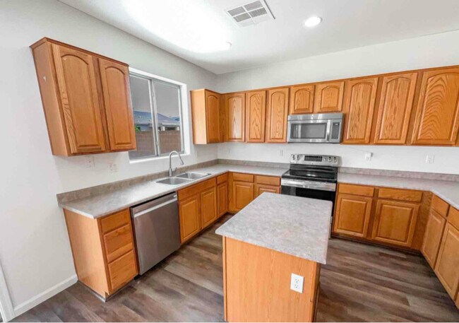 7214 W St Charles Ave, Laveen, AZ 85339 - photo 5