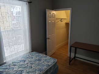 19 Varney St, Lowell, MA 01854