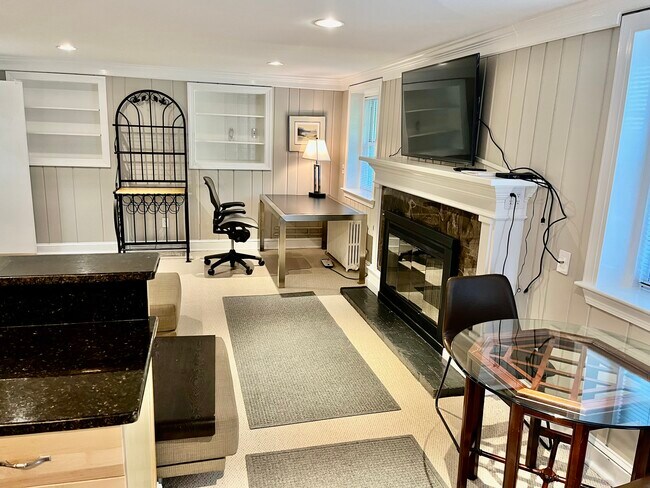 3828 Cathedral Ave NW unit East, Washington, DC 20016 - photo 5