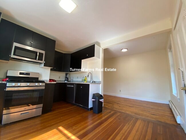65 Pleasant St unit 2, Cambridge, MA 02139 - photo 2
