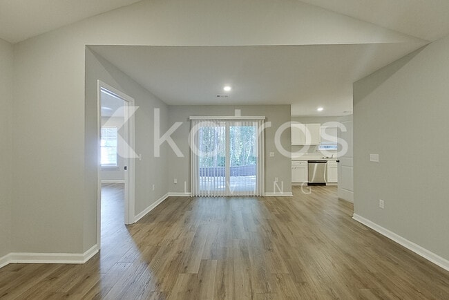 121 Cottage Grove Rd, Brunswick, GA 31525 - photo 5