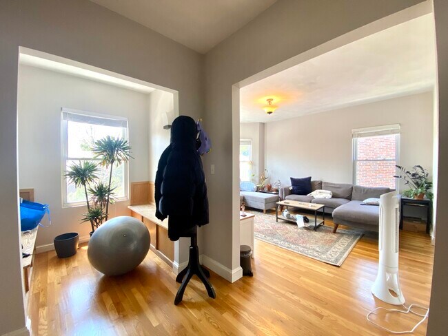 1433 Cambridge St unit 1, Cambridge, MA 02139 - photo 6