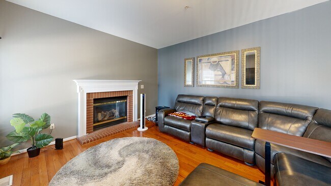 1914 Maemoore Ct, District Heights, MD 20747 - photo 2
