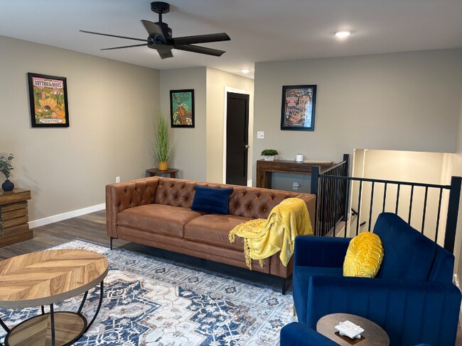 577 English St unit B-2, Bristol, TN 37620 - photo 4