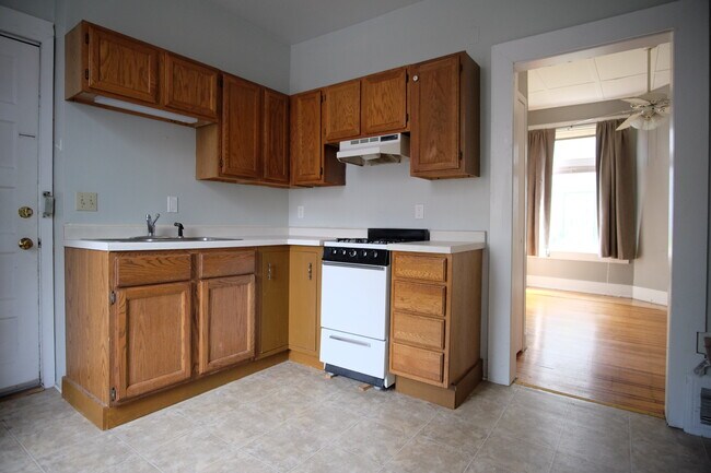 2413 Dupont Ave S unit 2, Minneapolis, MN 55405 - photo 3