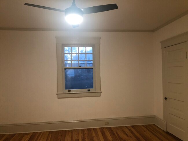 1212 Brookstown Ave unit D, Winston Salem, NC 27101 - photo 5