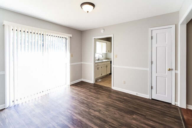 308 Rebecca Ct, Stockbridge, GA 30281 - photo 5