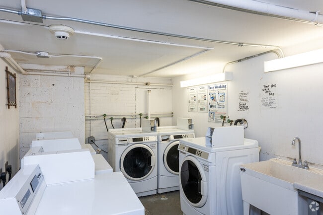 Morton House, Niantic, CT 06357 - photo 6