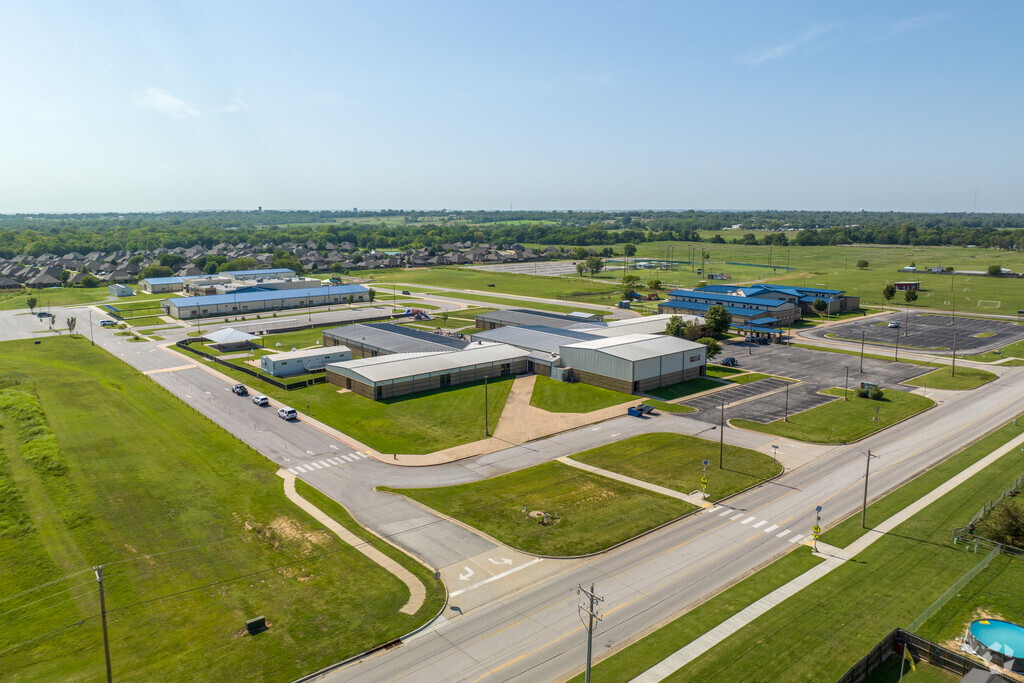 Herald Lower Elementary School is located in the south end of Collinsville.