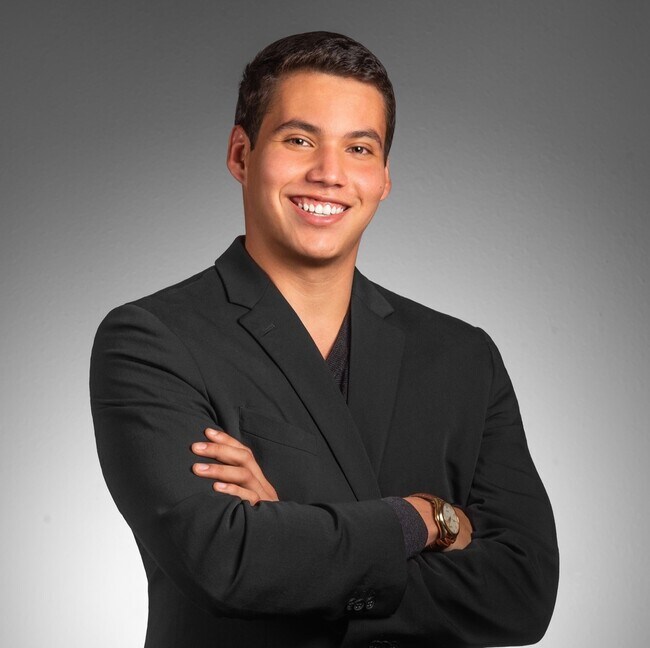 Agent Photo