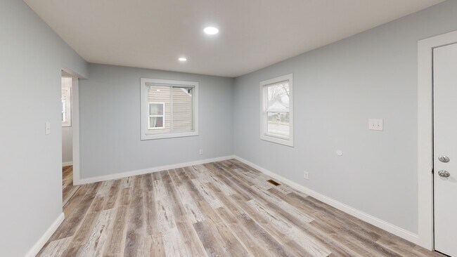 1519 Walton St, Anderson, IN 46016 - photo 2