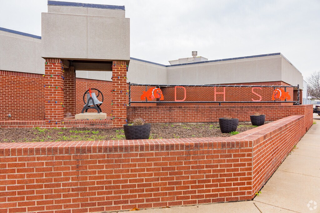 Davenport High School challenges students by offering an all-encompassing curriculum.