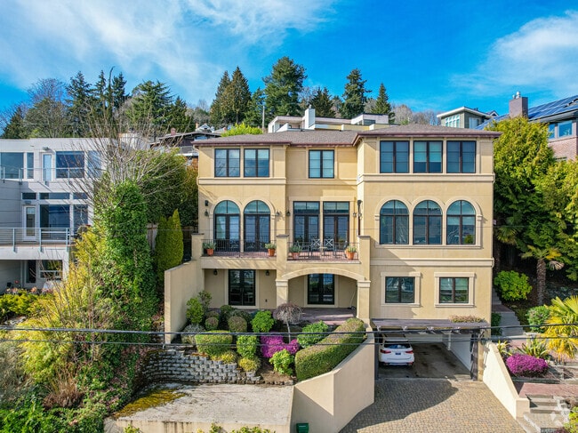 Lakefront Estates usually larger 3-4 story homes with a waterfront view.