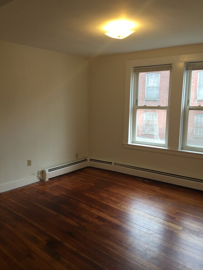 29 Main St unit 2, Biddeford, ME 04005 - photo 3