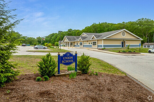 Union Elementary School in Union, CT serves about 60 students in grades Kindergarten through 8th.