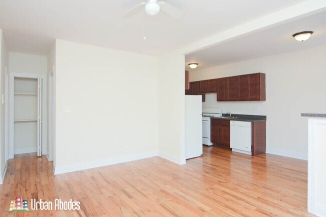 625 W Cornelia Ave unit A09C, Chicago, IL 60657 - photo 2