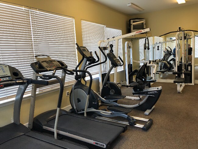 36027 Deer Creek Dr unit 101, Zephyrhills, FL 33541 - photo 2