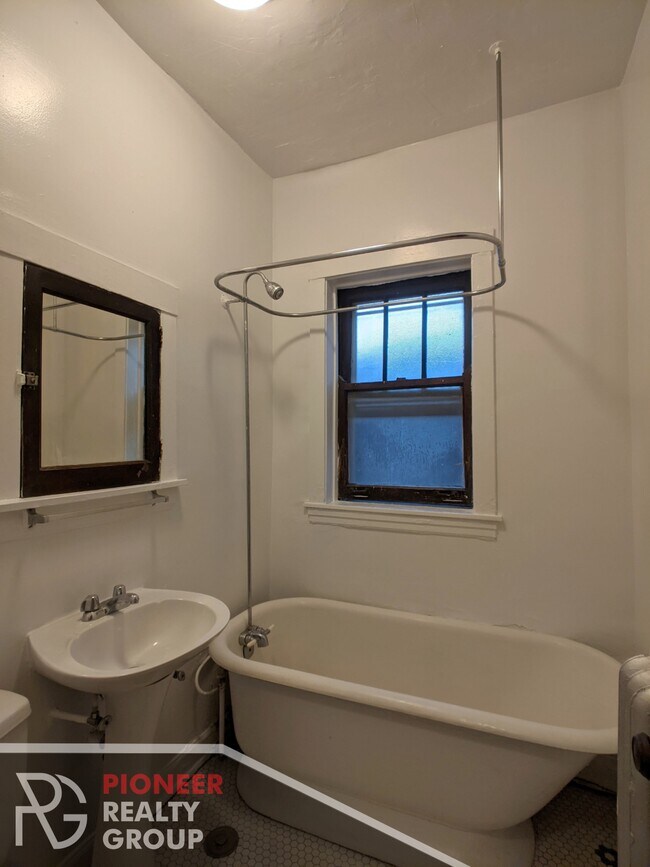 820 W Waveland Ave unit 816-02, Chicago, IL 60613 - photo 7
