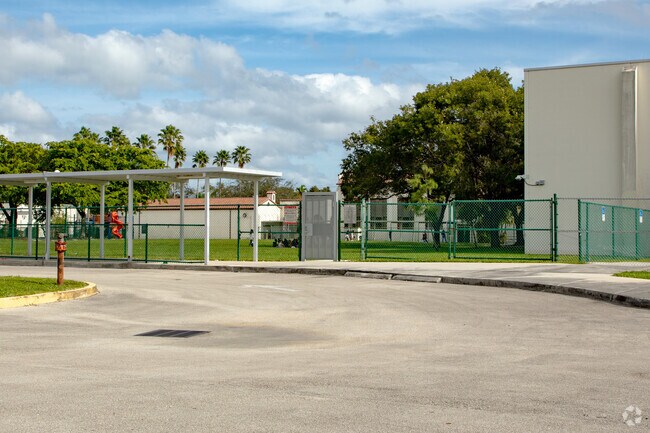 Kids enjoy green spaces at Oakland Park Elementary School in Oakland Park, FL.