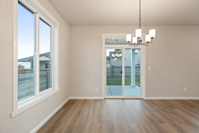 594 Tatoosh Ave, West Richland, WA 99353 - photo 6