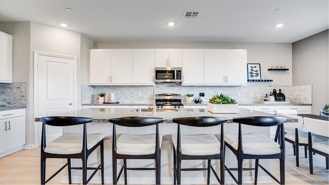 17593 Crabtree Meadows, Hesperia, CA 92345 - photo 2