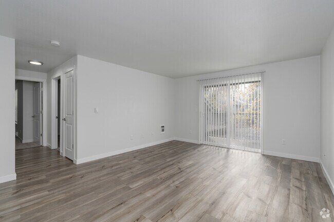 Courtside Apartments, Portland, OR 97221 - photo 6