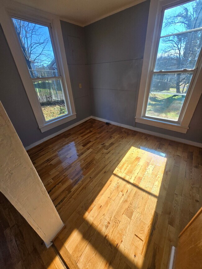 105 W South St unit 2, Wilkesboro, NC 28697 - photo 4