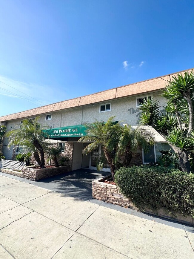 PRAIRIE, Hawthorne, CA 90250 - photo 2